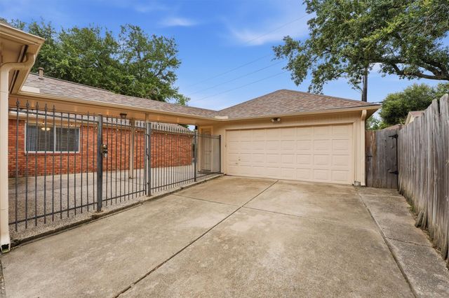 15718 Echo Lodge Drive, Houston, TX 77095
