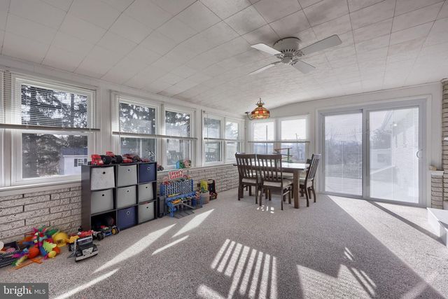 140 RIDGEFIELD DR, York, PA 17403