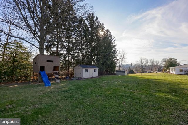 140 RIDGEFIELD DR, York, PA 17403