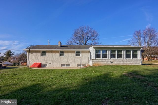 140 RIDGEFIELD DR, York, PA 17403
