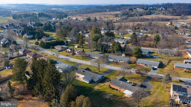 140 RIDGEFIELD DR, York, PA 17403