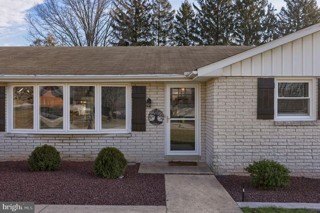 140 RIDGEFIELD DR, York, PA 17403