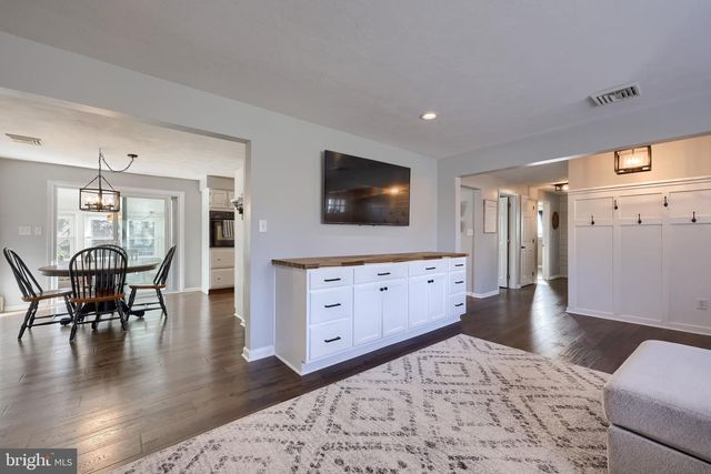 140 RIDGEFIELD DR, York, PA 17403