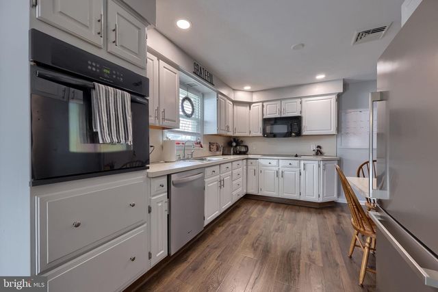 140 RIDGEFIELD DR, York, PA 17403