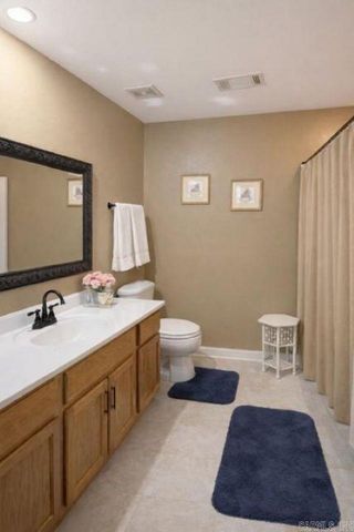 108 W Miracle Place, Hot Springs, AR 71913