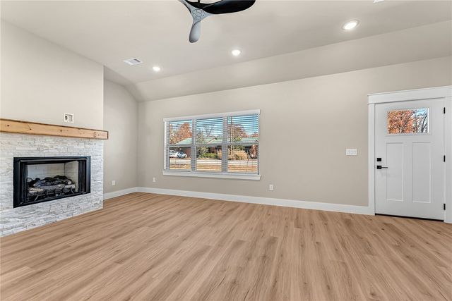 43 Perth Drive, Bella Vista, AR 72715