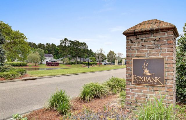 478 Foxbank Plantation Boulevard, Moncks Corner, SC 29461