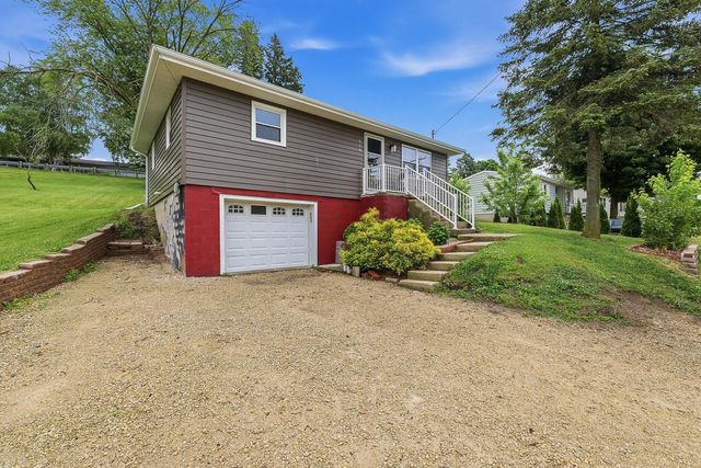 118 Highland AVENUE, Iron Ridge, WI 53035