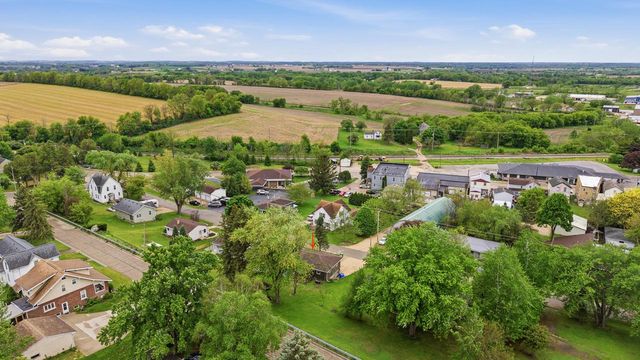 118 Highland AVENUE, Iron Ridge, WI 53035