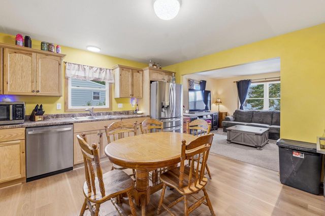 118 Highland AVENUE, Iron Ridge, WI 53035