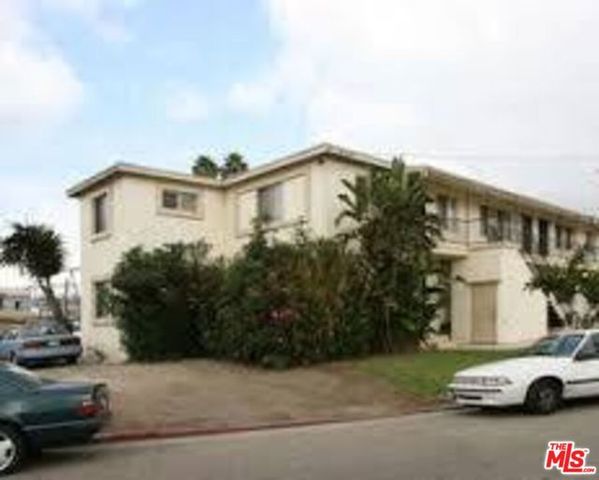 2211 S Genesee Avenue, Los Angeles, CA 90016