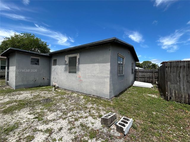 164 SW 2nd Ct, Deerfield Beach, FL 33441