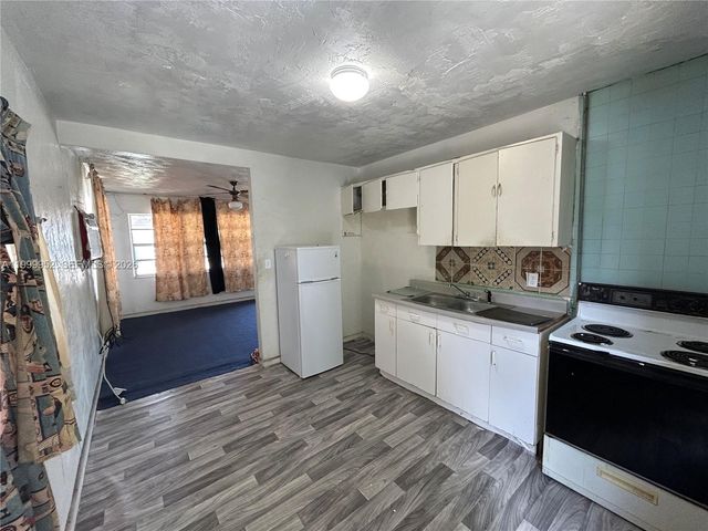 164 SW 2nd Ct, Deerfield Beach, FL 33441