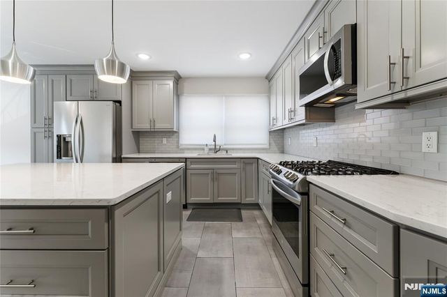 312 Glen Avenue 1st Flr, Palisades Park, NJ 07650