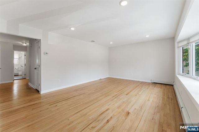 312 Glen Avenue 1st Flr, Palisades Park, NJ 07650