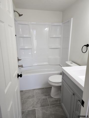 12735 S 38Th Street, Bellevue, NE 68123