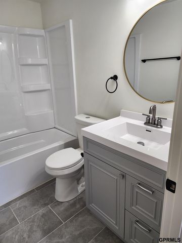 12735 S 38Th Street, Bellevue, NE 68123