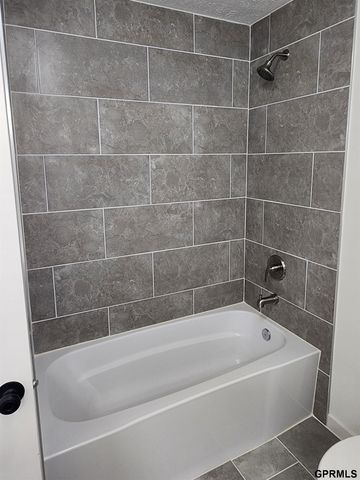 12735 S 38Th Street, Bellevue, NE 68123