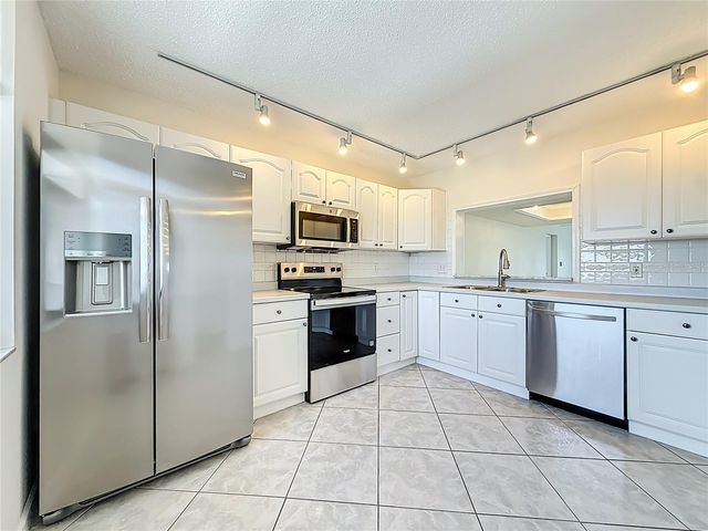 7300 SUN ISLAND DR S, 1403, South Pasadena, FL 33707