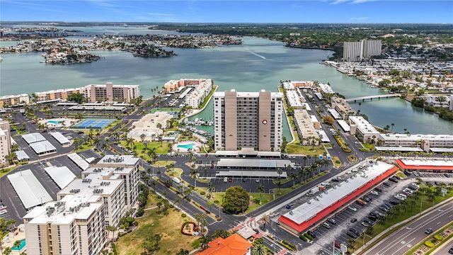 7300 SUN ISLAND DR S, 1403, South Pasadena, FL 33707