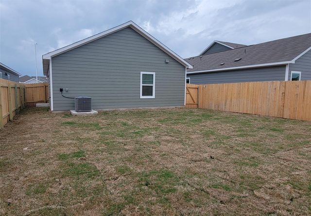 421 Bullhead RD, Bastrop, TX 78602