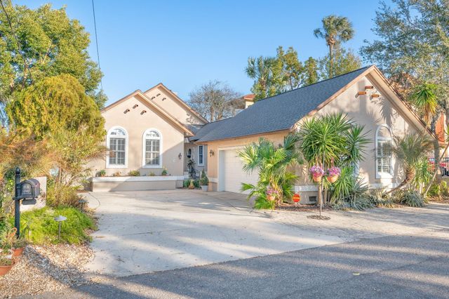 3 Radio Rd, St Augustine, FL 32084