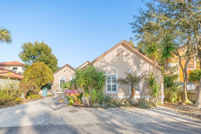 3 Radio Rd, St Augustine, FL 32084