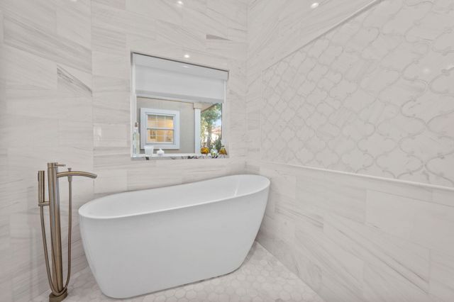 3 Radio Rd, St Augustine, FL 32084