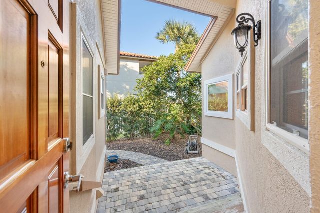 3 Radio Rd, St Augustine, FL 32084