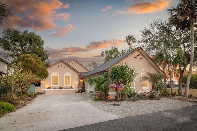 3 Radio Rd, St Augustine, FL 32084