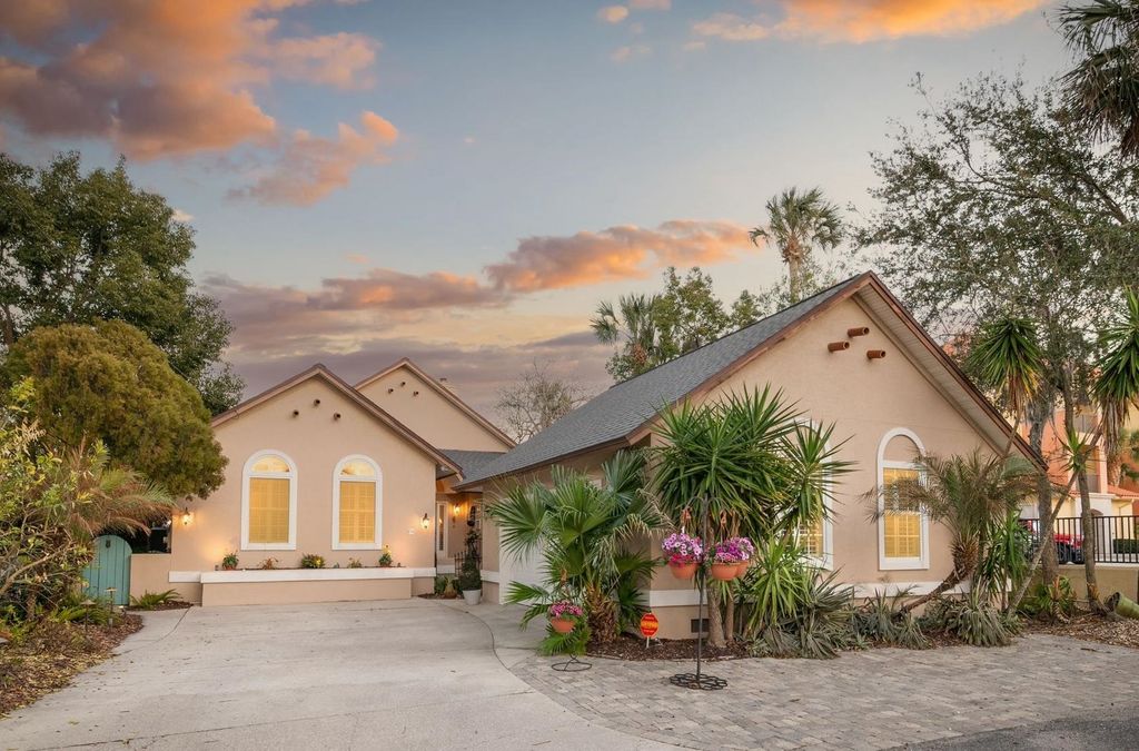 3 Radio Rd, St Augustine, FL 32084