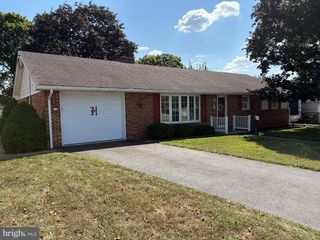452 FITZPATRICK LN, York, PA 17406