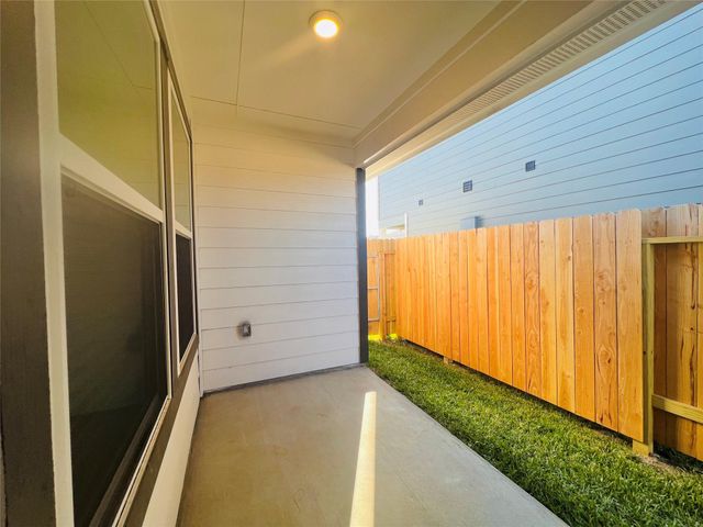 16811 N Marie Village Drive, Conroe, TX 77306