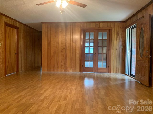 6285 Nc 16 Highway N, Taylorsville, NC 28681