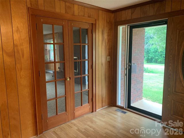 6285 Nc 16 Highway N, Taylorsville, NC 28681