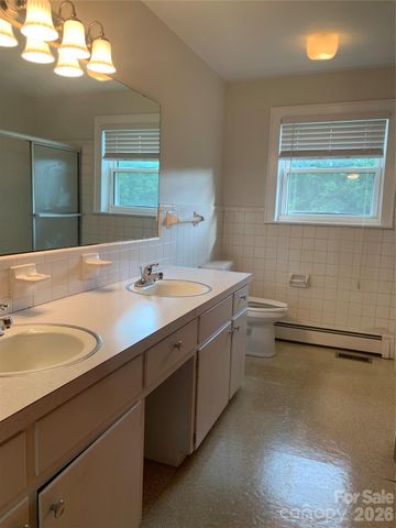 6285 Nc 16 Highway N, Taylorsville, NC 28681