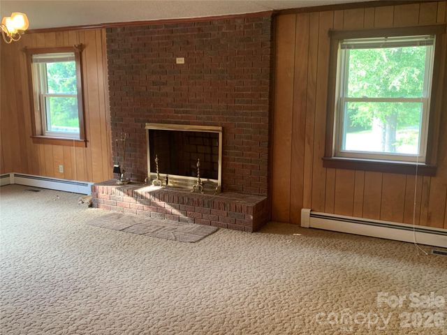 6285 Nc 16 Highway N, Taylorsville, NC 28681