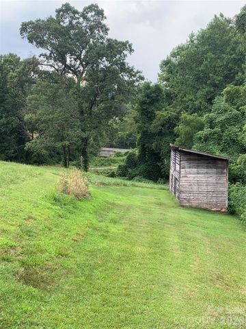 6285 Nc 16 Highway N, Taylorsville, NC 28681