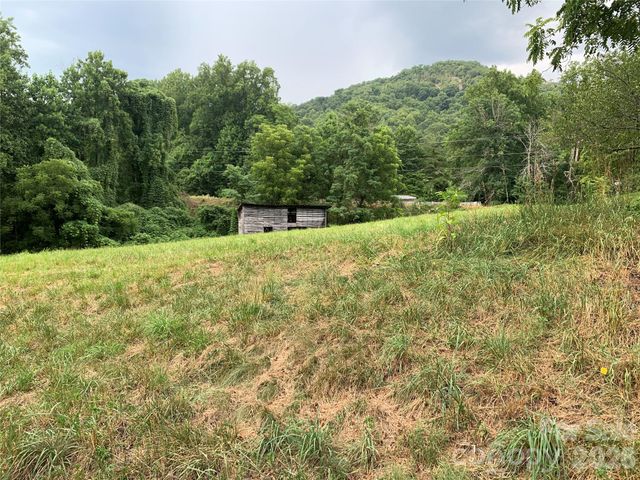 6285 Nc 16 Highway N, Taylorsville, NC 28681
