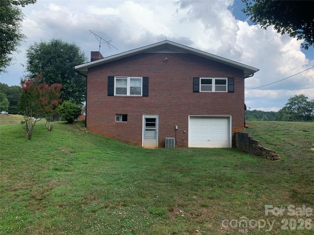 6285 Nc 16 Highway N, Taylorsville, NC 28681