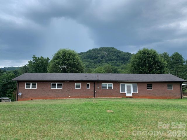 6285 Nc 16 Highway N, Taylorsville, NC 28681