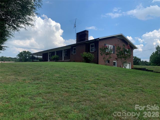 6285 Nc 16 Highway N, Taylorsville, NC 28681
