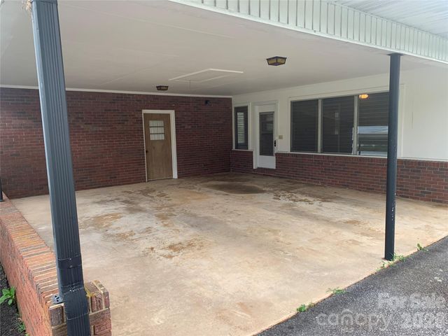 6285 Nc 16 Highway N, Taylorsville, NC 28681