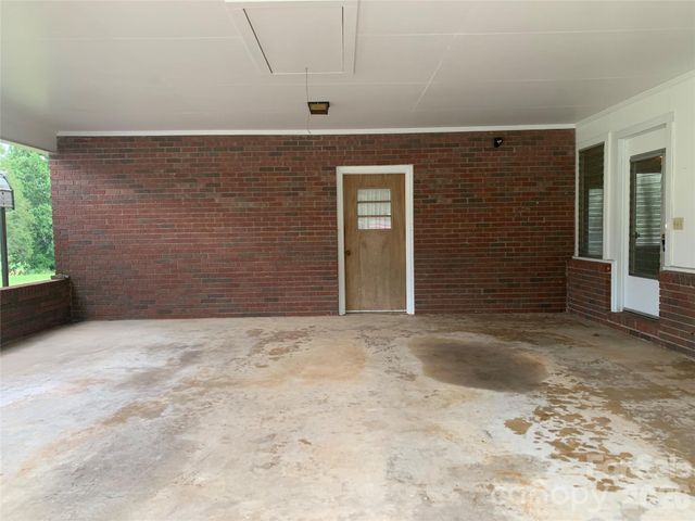 6285 Nc 16 Highway N, Taylorsville, NC 28681