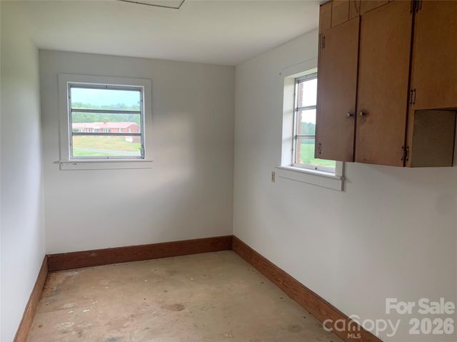 6285 Nc 16 Highway N, Taylorsville, NC 28681