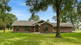 10 Autumn Oaks Drive, Baytown, TX 77521