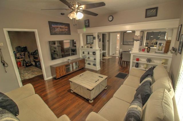 717 2nd St., Modesto, CA 95351