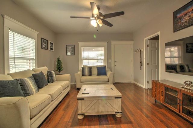 717 2nd St., Modesto, CA 95351