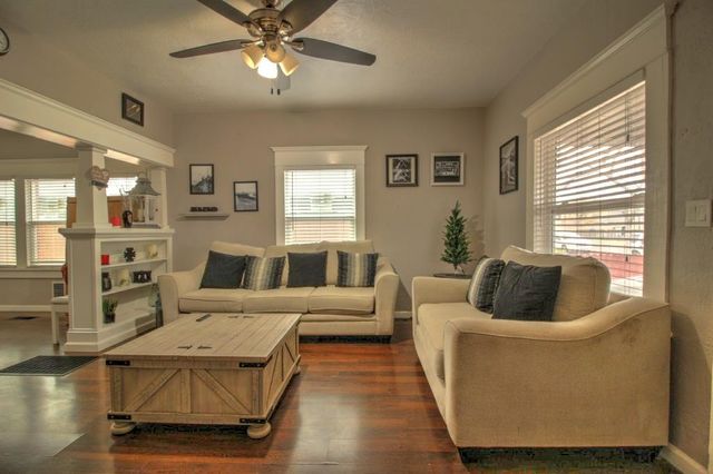 717 2nd St., Modesto, CA 95351