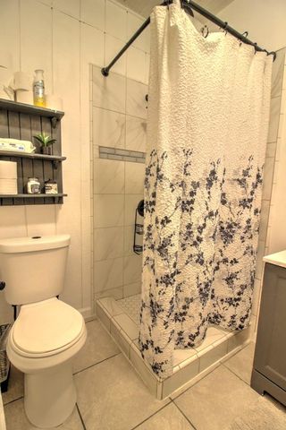 717 2nd St., Modesto, CA 95351